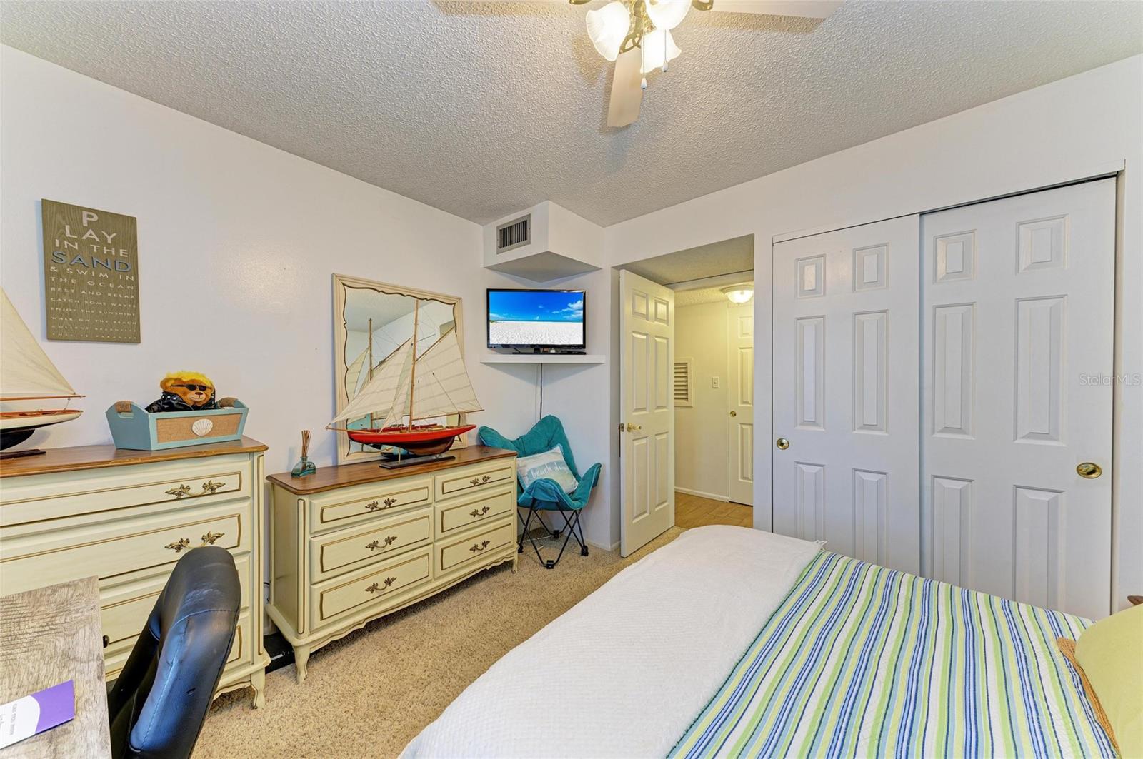 Image 19 of 42 For 3562 Lake Bayshore Drive K-202