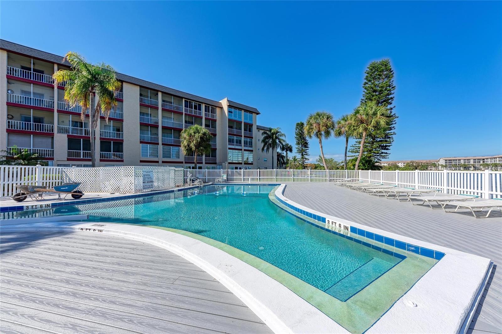 Image 36 of 42 For 3562 Lake Bayshore Drive K-202