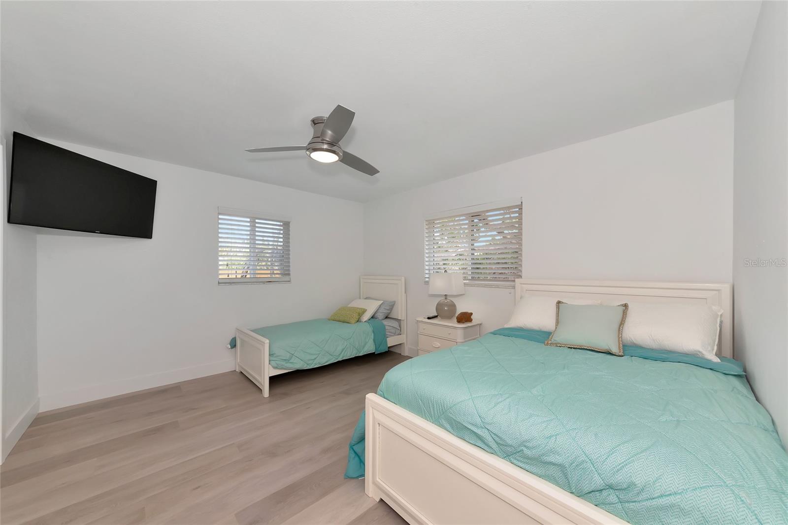 Image 24 of 76 For 8152 Seashell Street