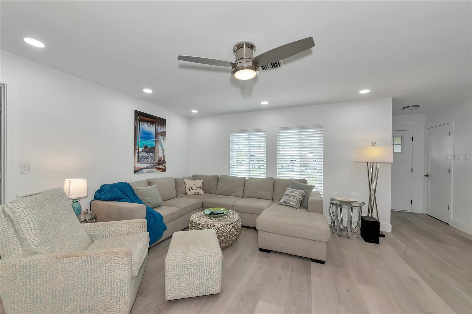 Image 5 of 76 For 8152 Seashell Street