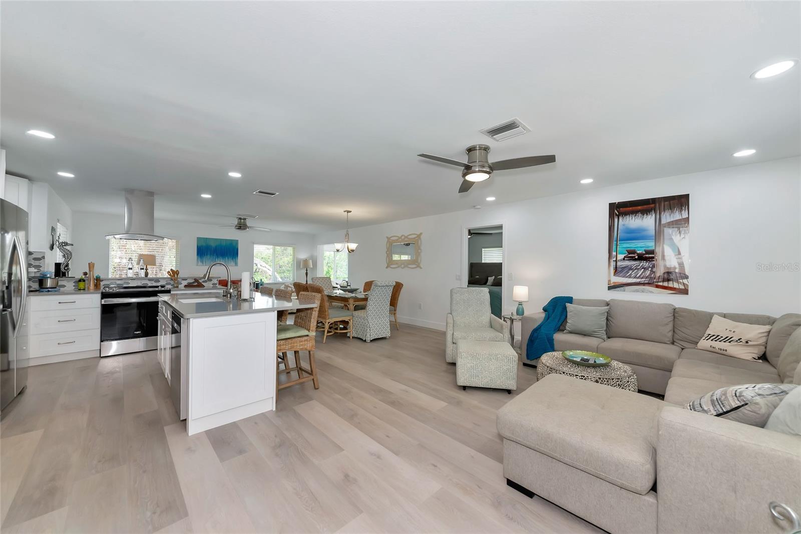 Image 8 of 76 For 8152 Seashell Street