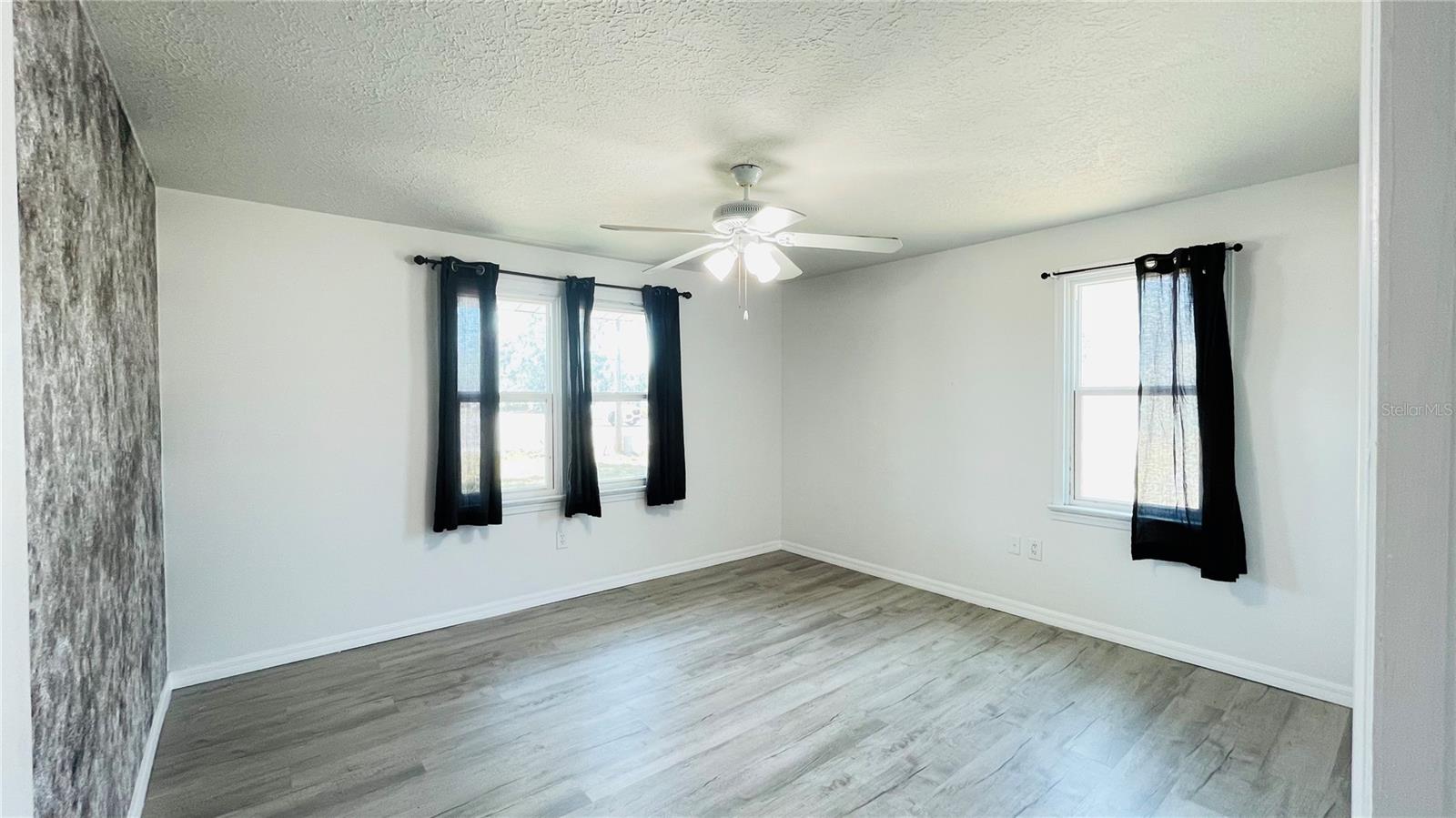 Image 12 of 29 For 1028 36th Avenue E