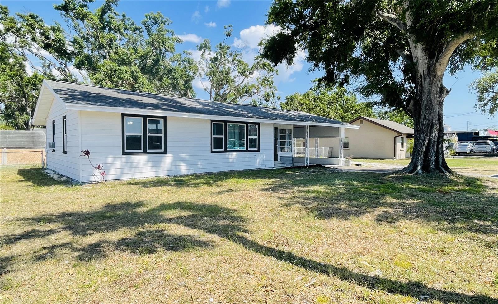 Image 2 of 29 For 1028 36th Avenue E