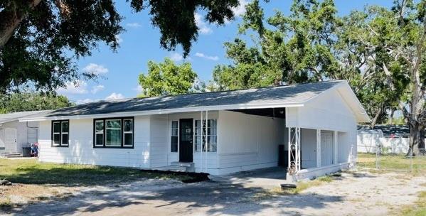Image 3 of 29 For 1028 36th Avenue E