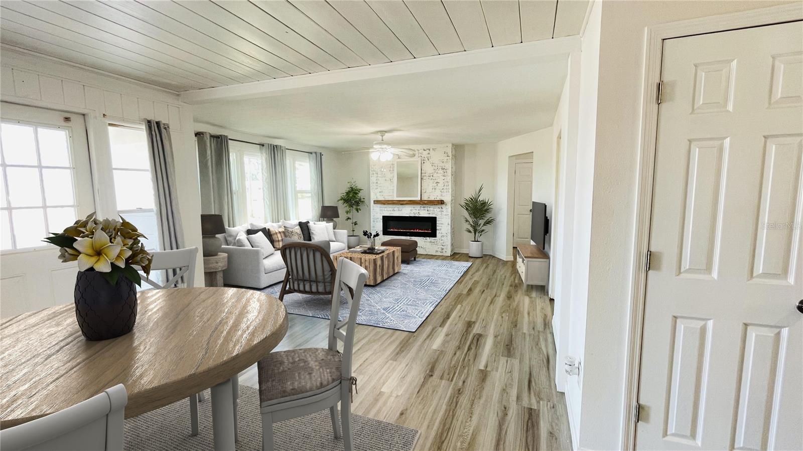 Image 4 of 29 For 1028 36th Avenue E