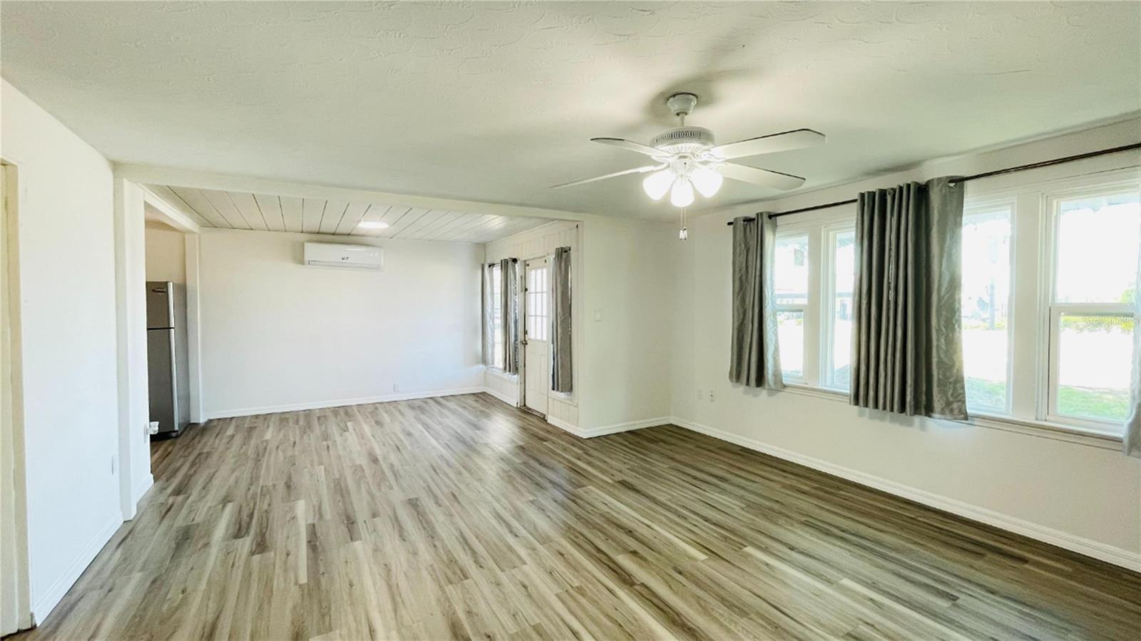 Image 6 of 29 For 1028 36th Avenue E