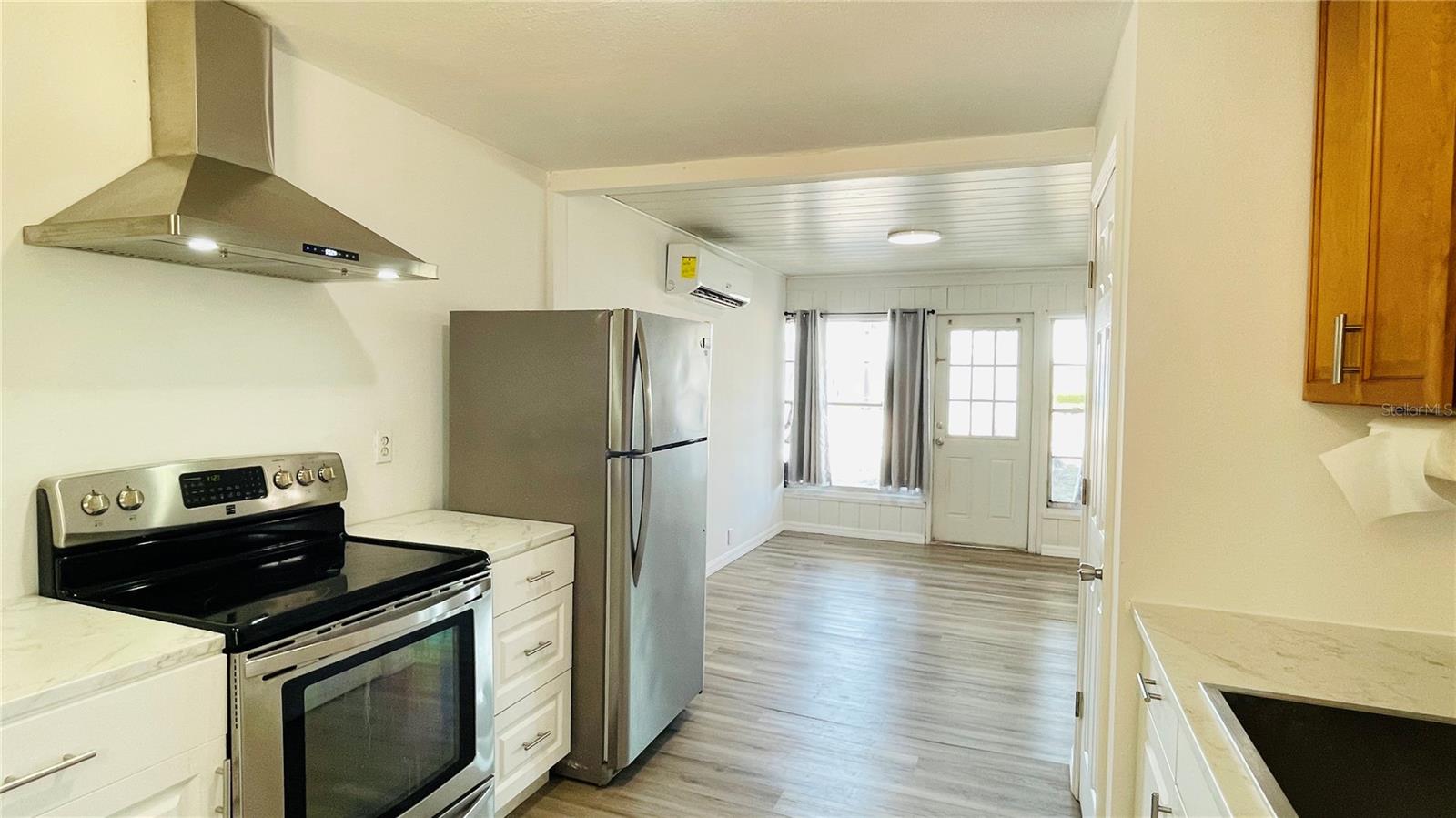 Image 8 of 29 For 1028 36th Avenue E