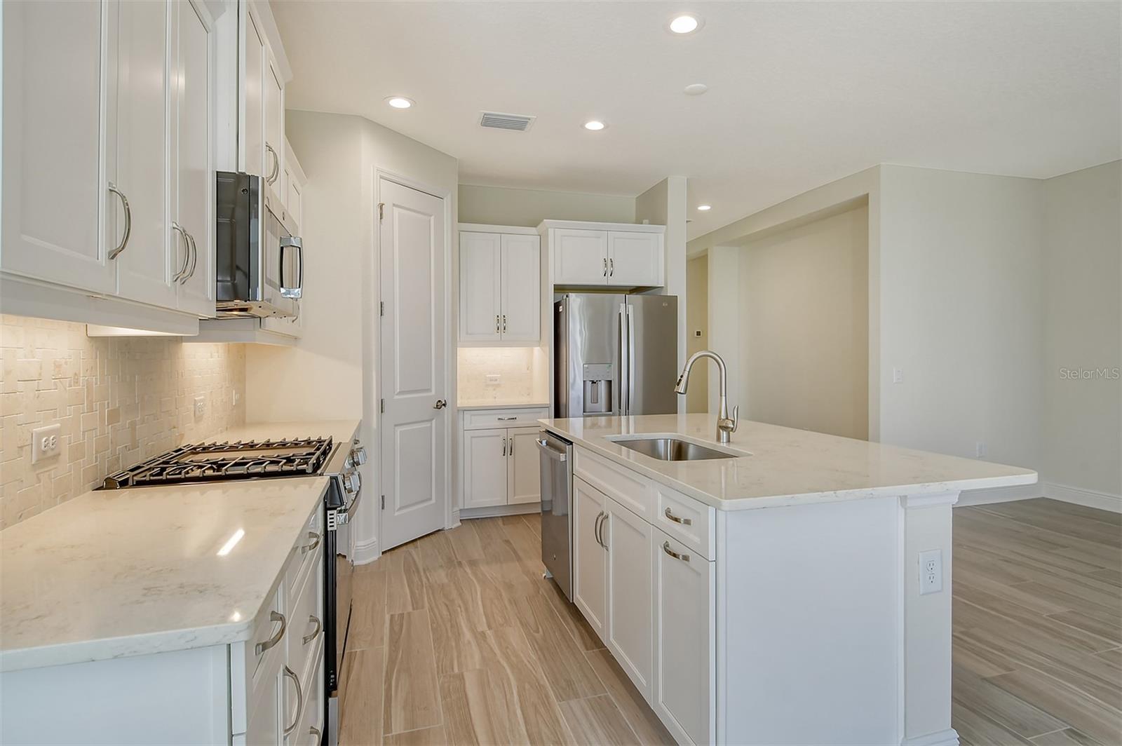 Image 16 of 44 For 12570 Brookgreen Street