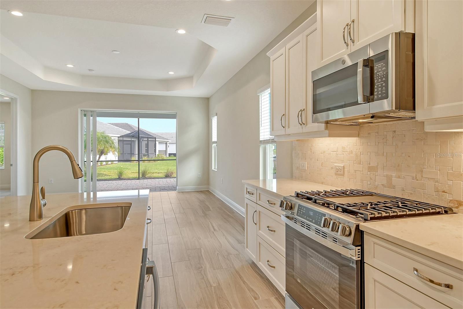 Image 19 of 44 For 12570 Brookgreen Street