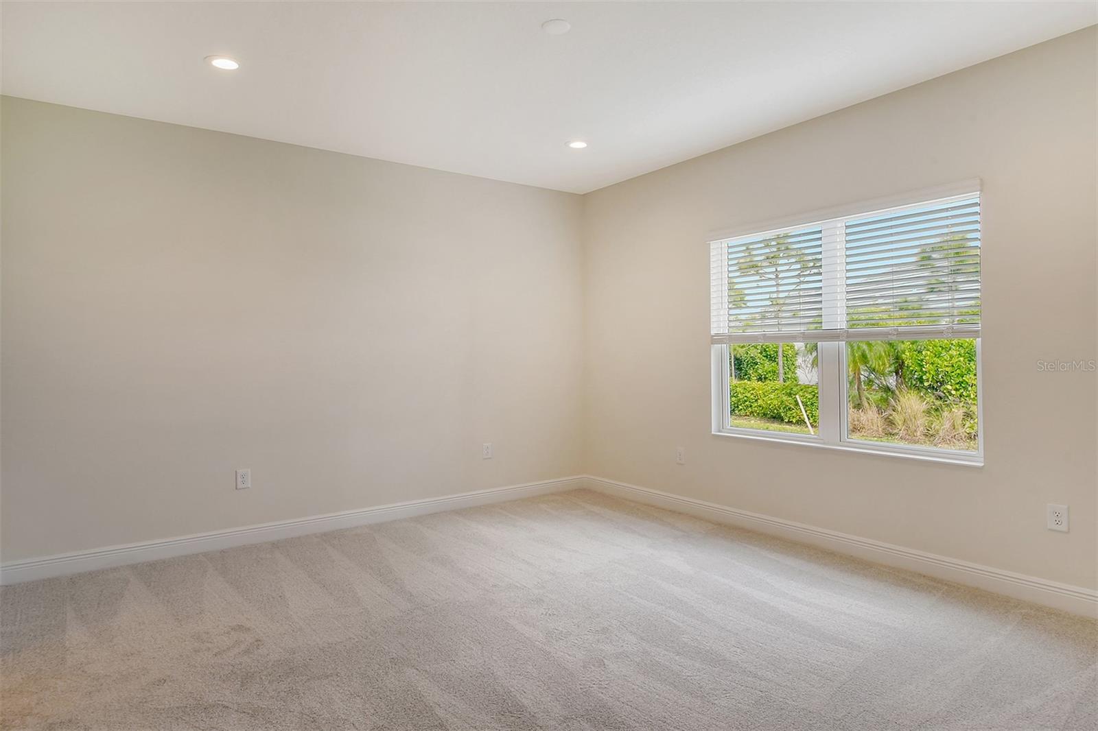 Image 22 of 44 For 12570 Brookgreen Street