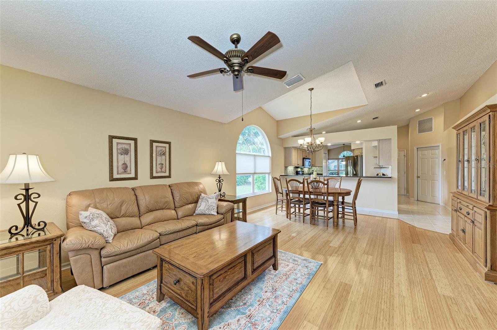 Image 10 of 39 For 4936 Linsey Court