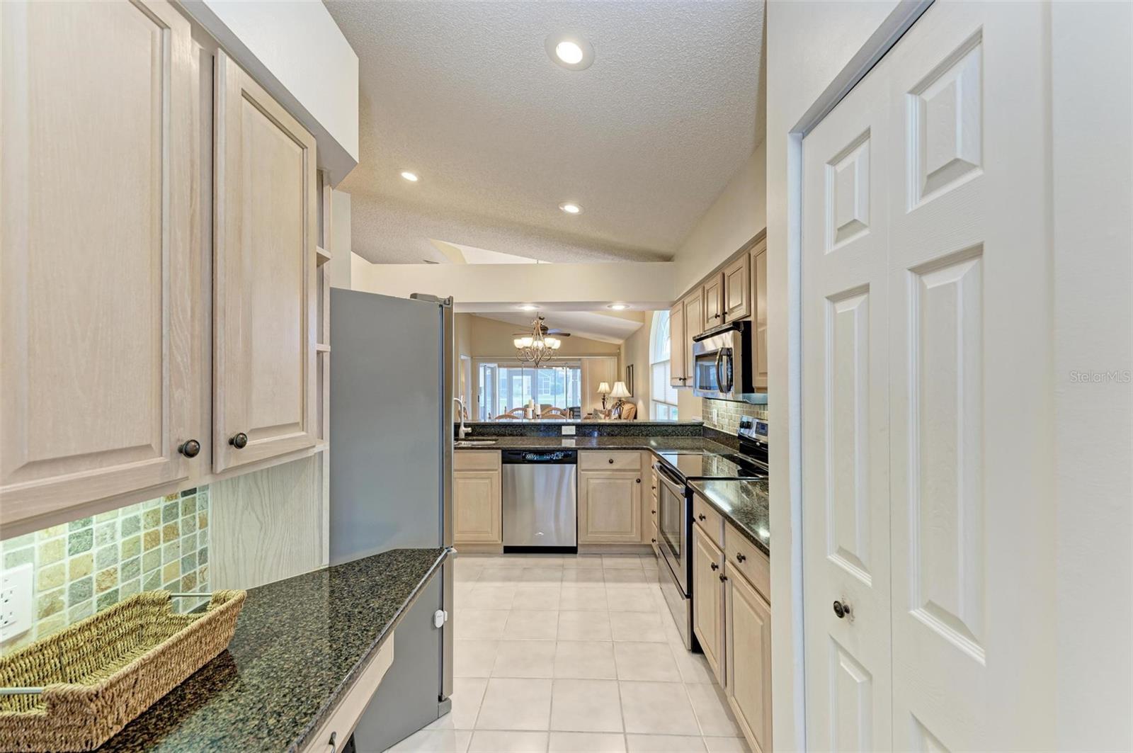 Image 16 of 39 For 4936 Linsey Court