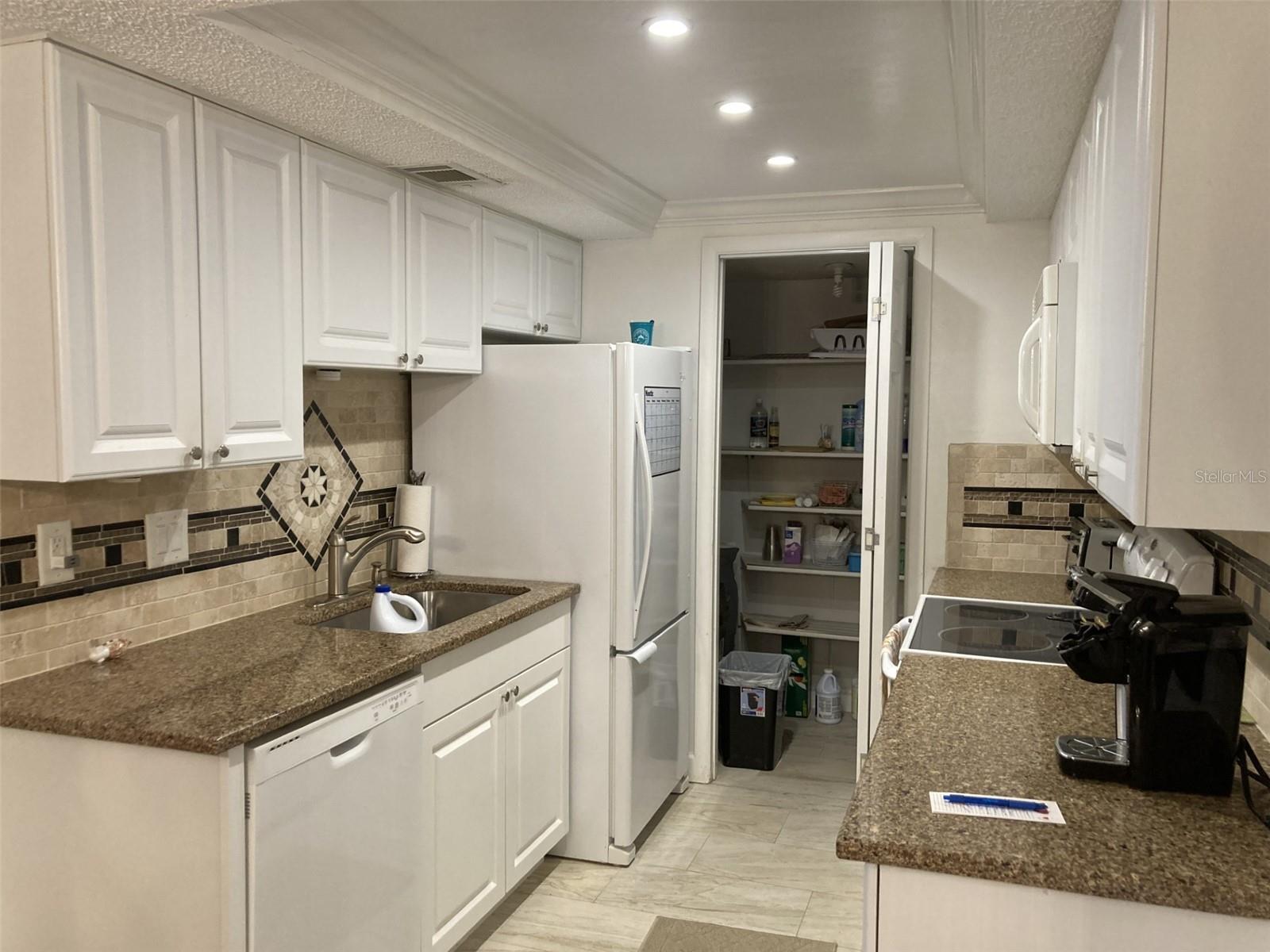 Image 12 of 23 For 6116 43rd Street W 101d