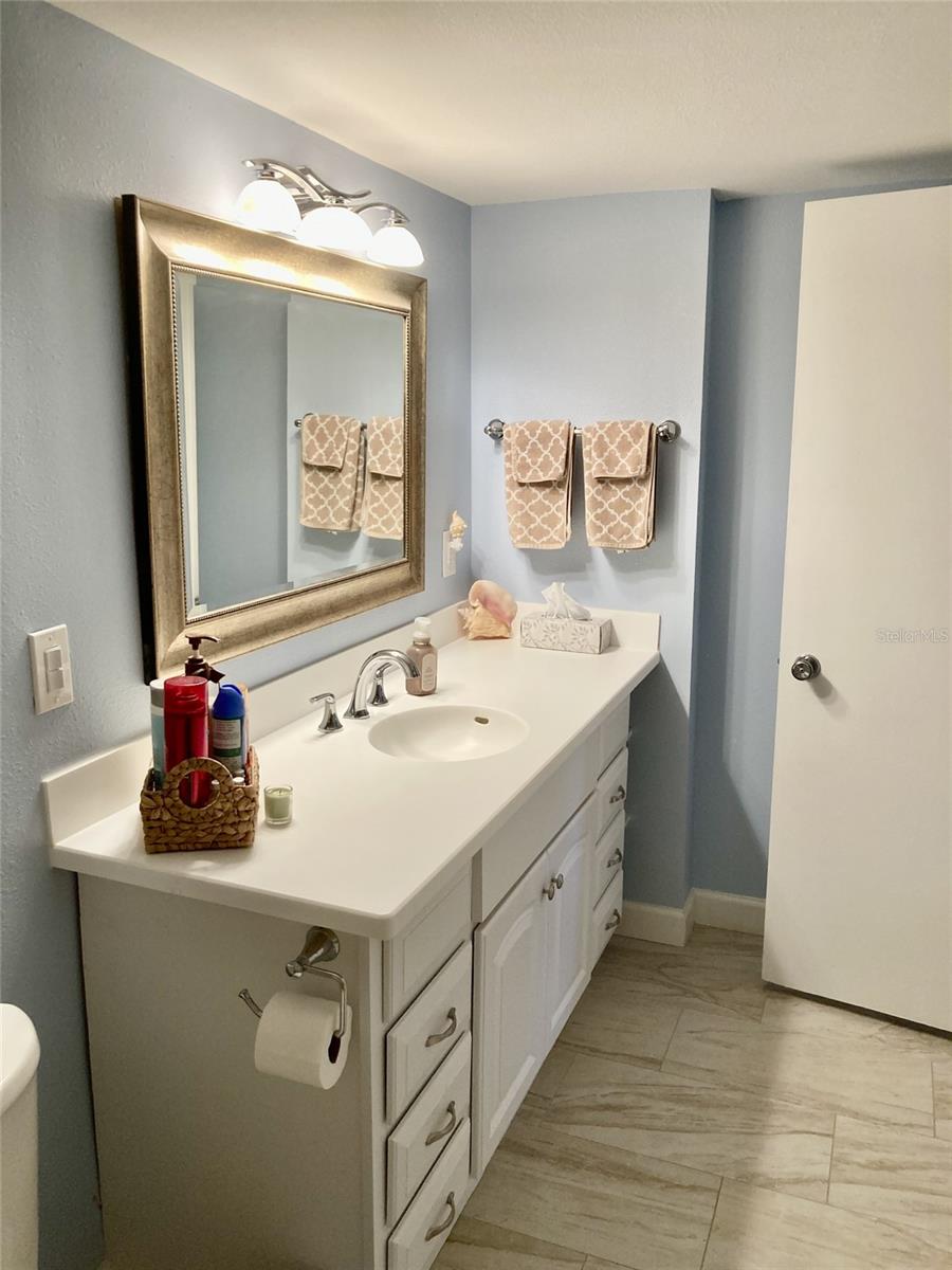 Image 15 of 23 For 6116 43rd Street W 101d