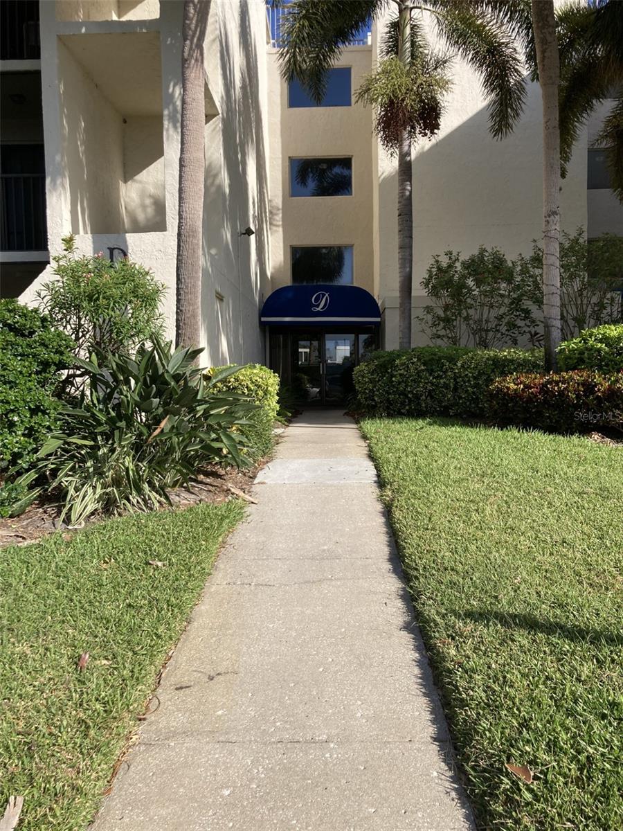 Image 2 of 23 For 6116 43rd Street W 101d