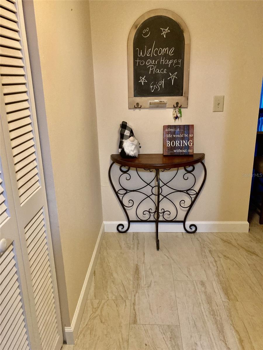 Image 4 of 23 For 6116 43rd Street W 101d