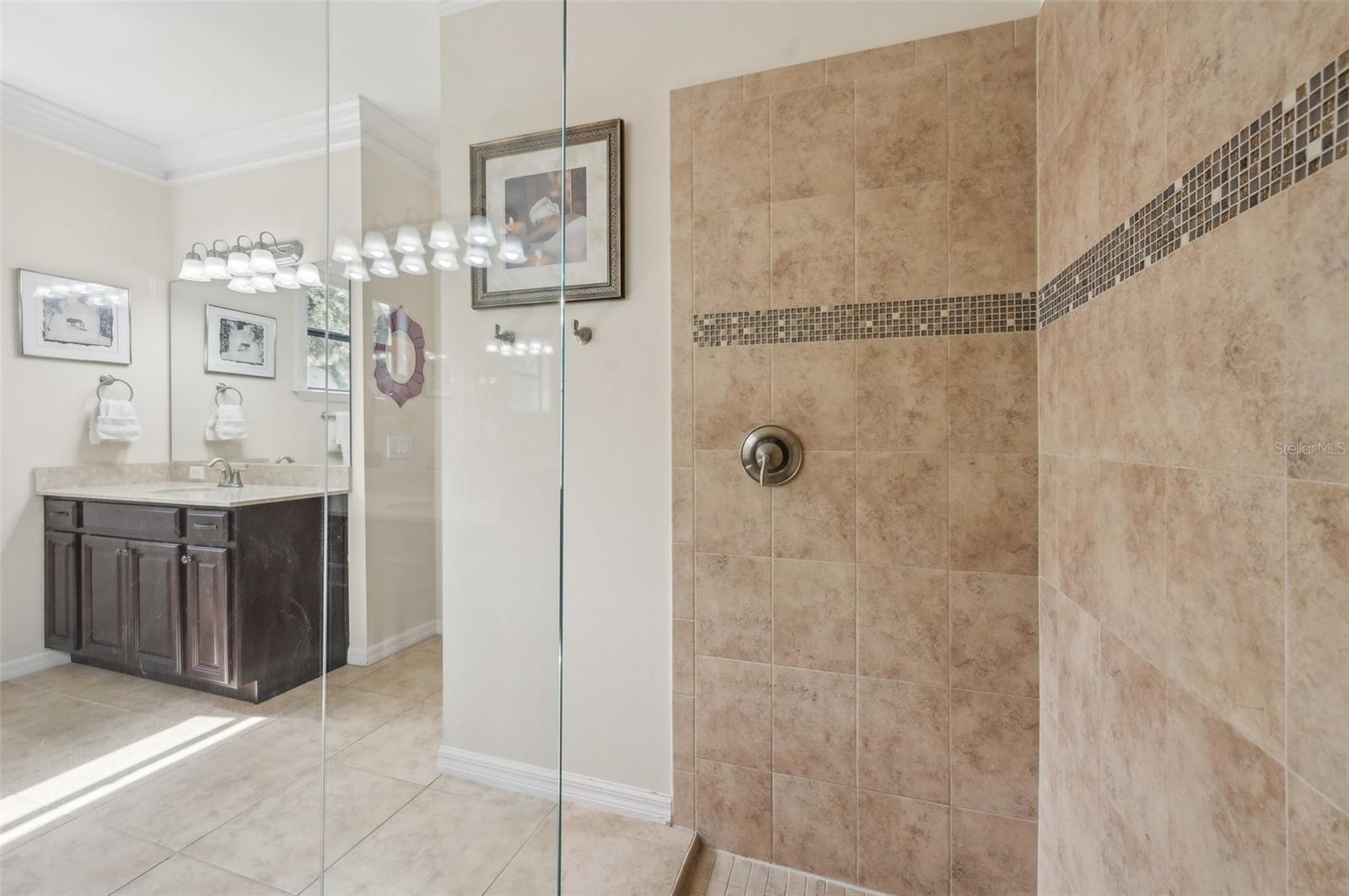 Image 22 of 81 For 12210 Goldenrod Avenue