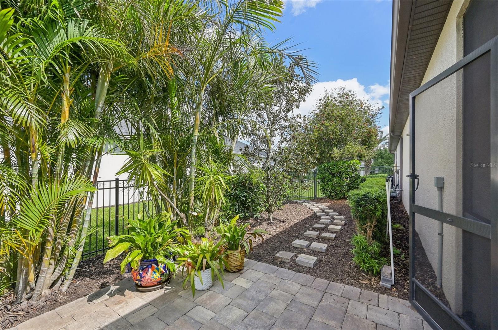 Image 38 of 81 For 12210 Goldenrod Avenue