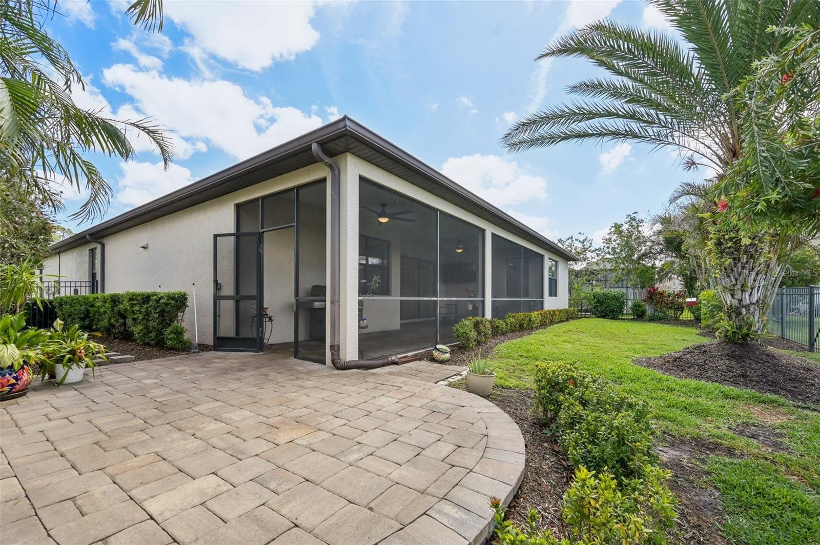 Image 44 of 81 For 12210 Goldenrod Avenue