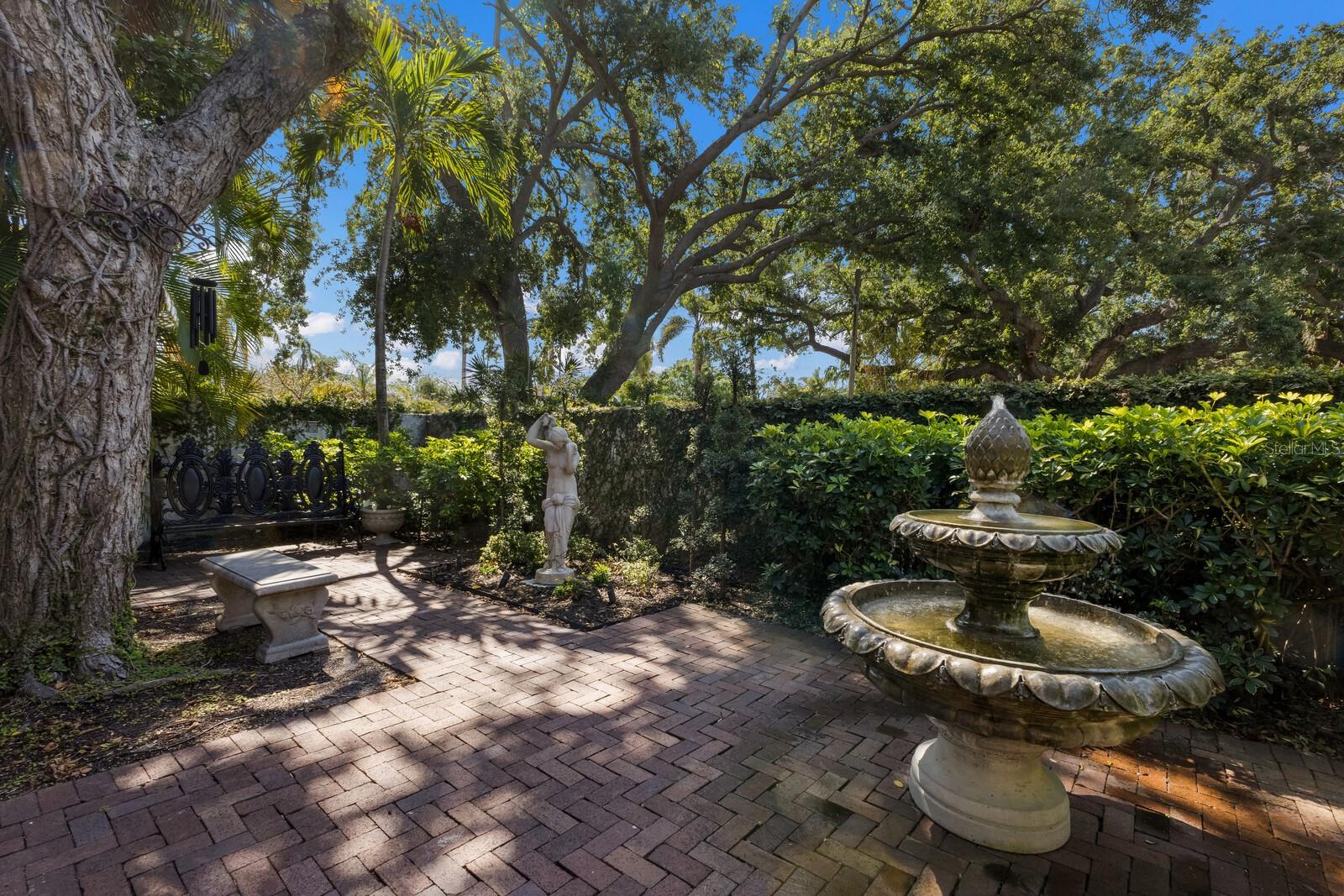 Image 33 of 74 For 1829 Bougainvillea Street