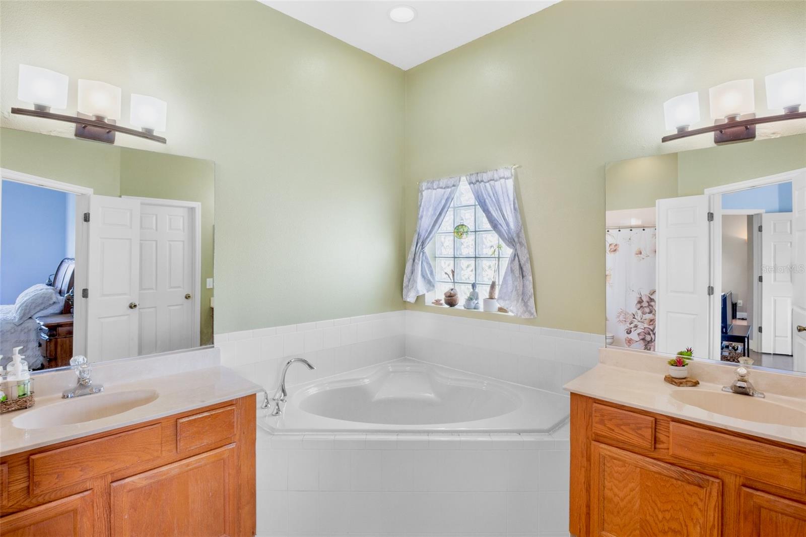 Image 23 of 35 For 6311 Sturbridge Court