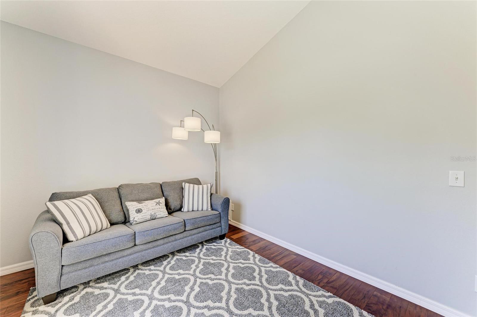 Image 10 of 48 For 1603 21st Avenue W