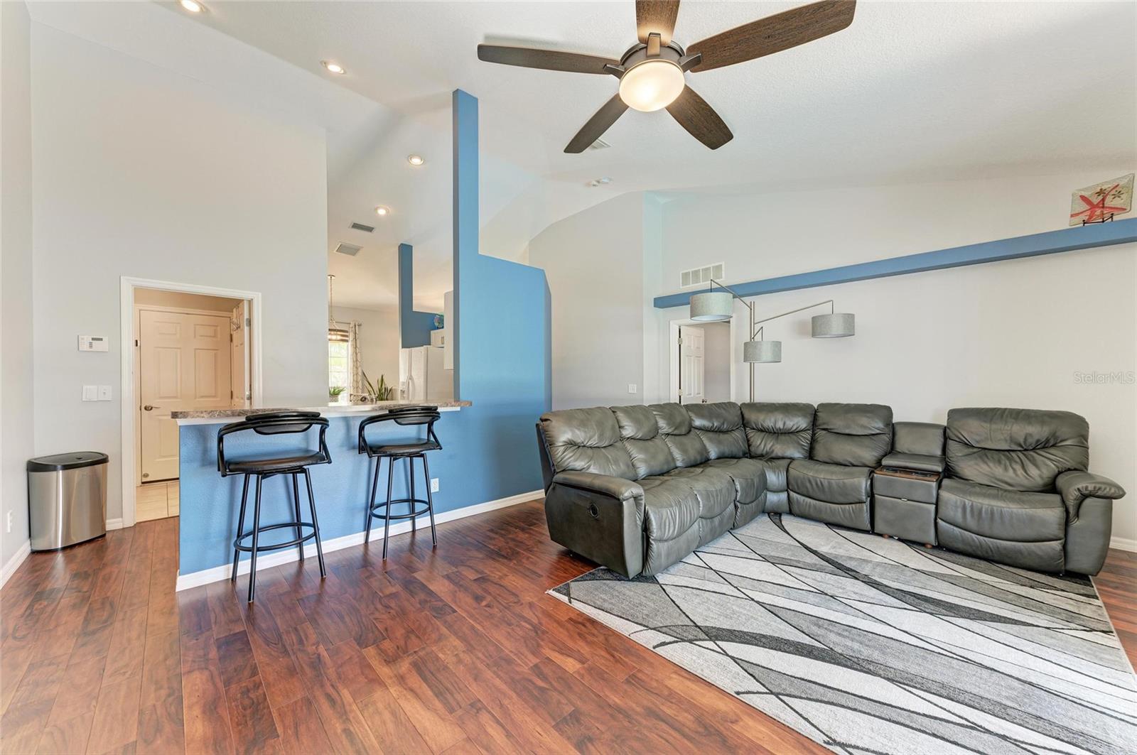 Image 21 of 48 For 1603 21st Avenue W