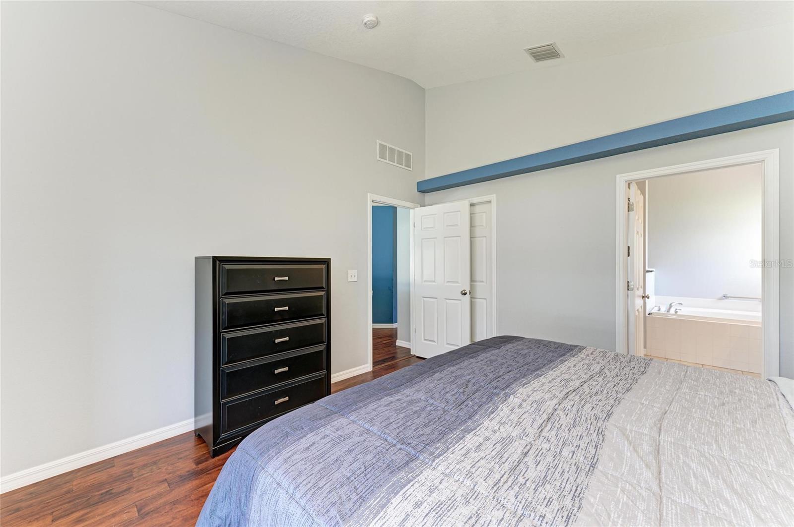 Image 25 of 48 For 1603 21st Avenue W