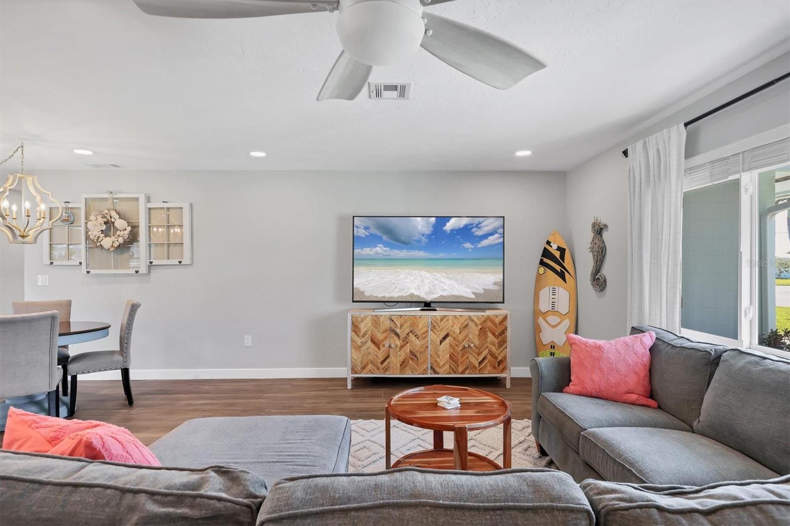 Image 10 of 56 For 10304 Sandpiper Road W