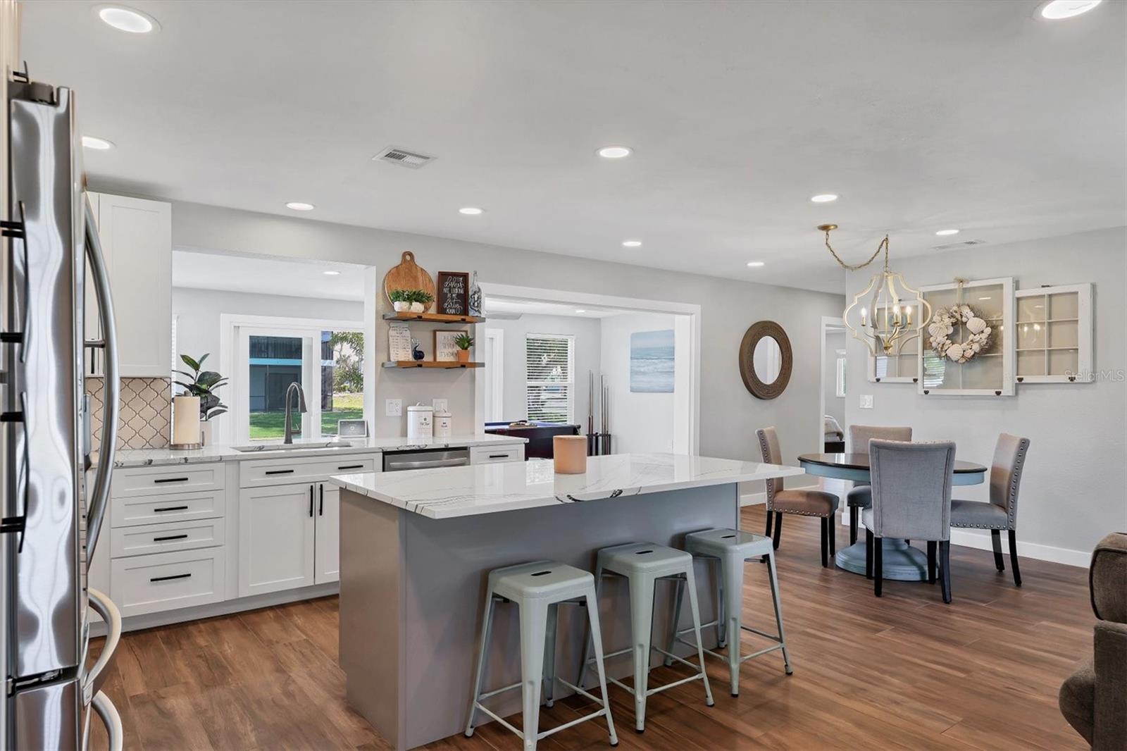 Image 15 of 56 For 10304 Sandpiper Road W