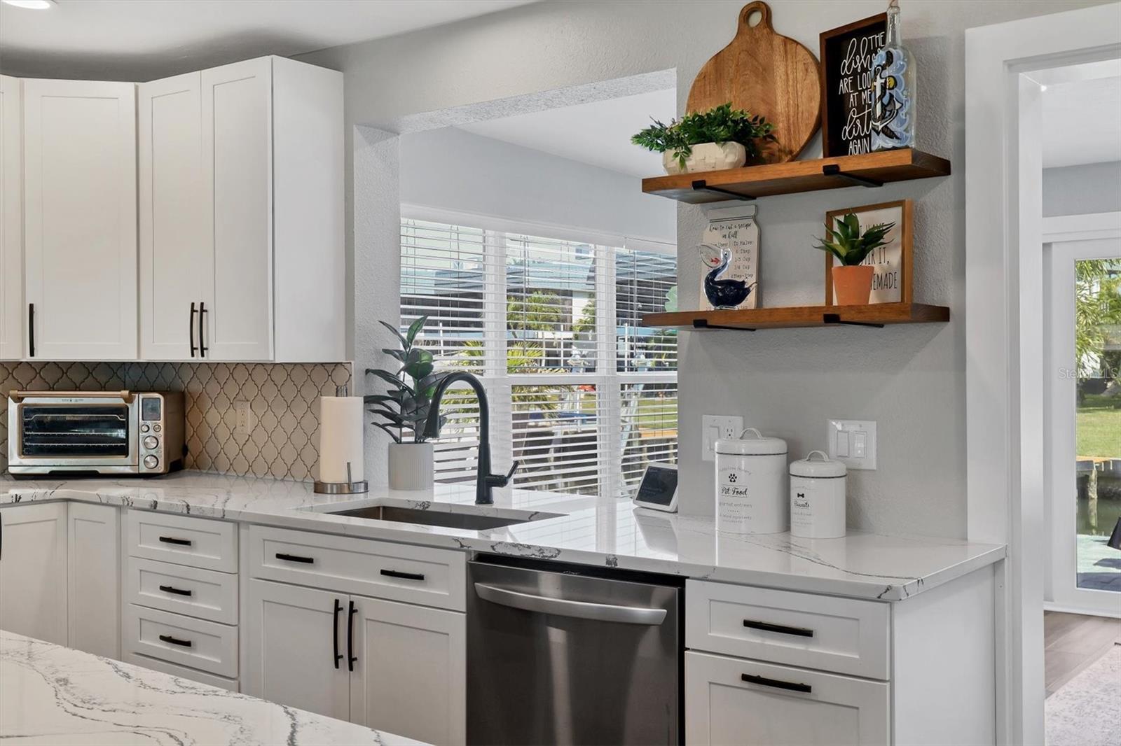 Image 18 of 56 For 10304 Sandpiper Road W