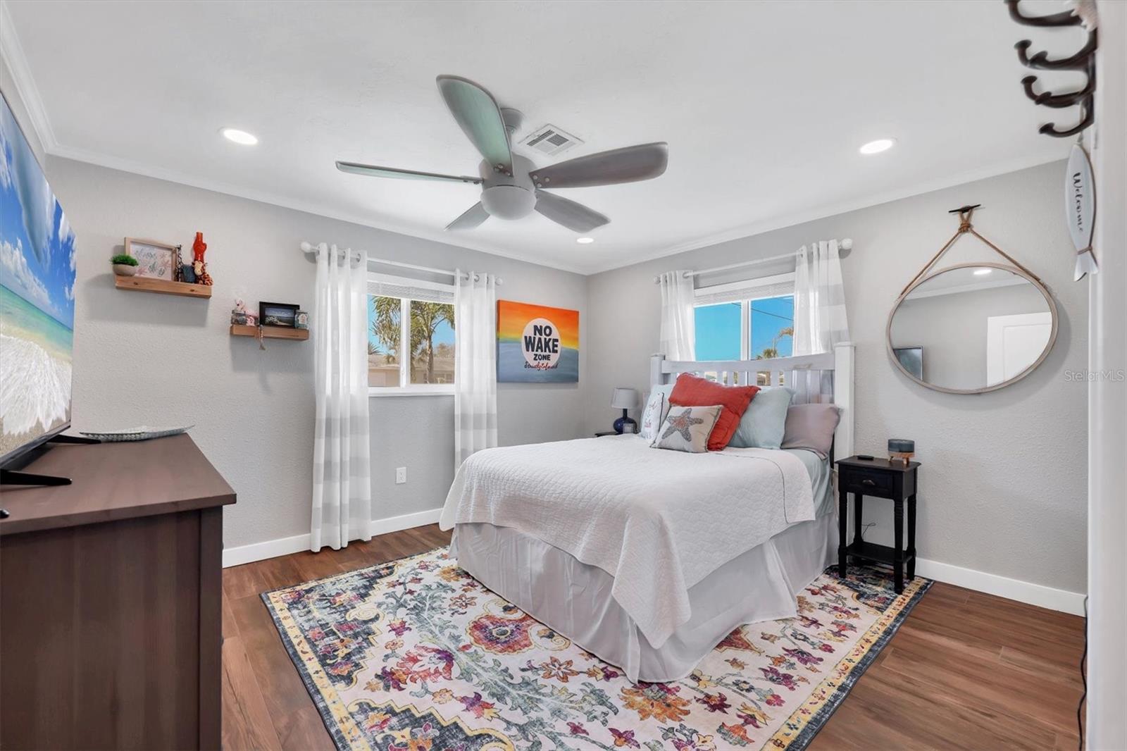 Image 33 of 56 For 10304 Sandpiper Road W