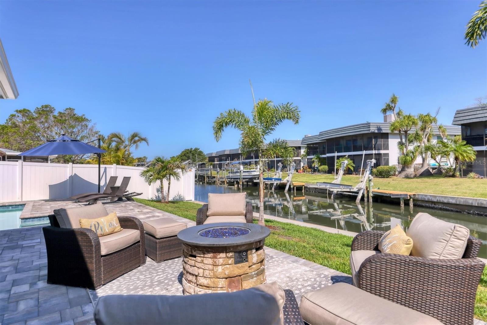 Image 39 of 56 For 10304 Sandpiper Road W