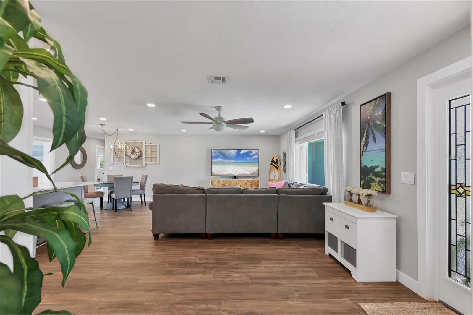 Image 8 of 56 For 10304 Sandpiper Road W