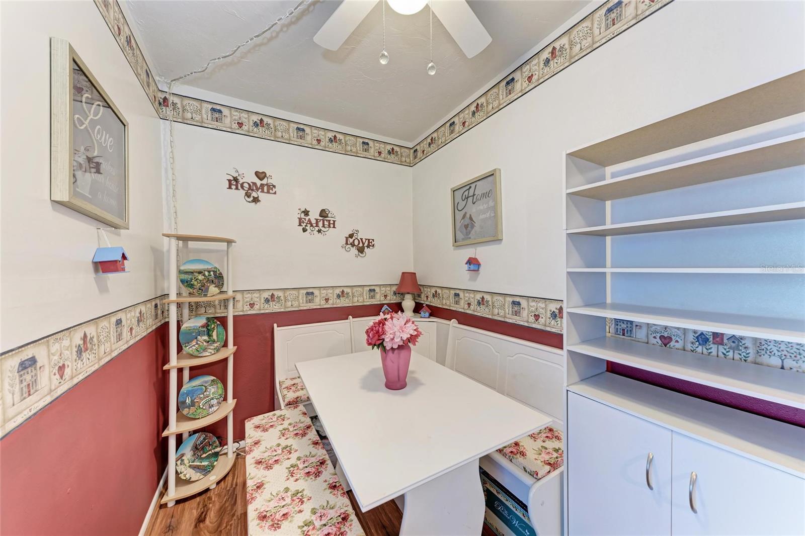 Image 11 of 27 For 1026 Longfellow Court 111