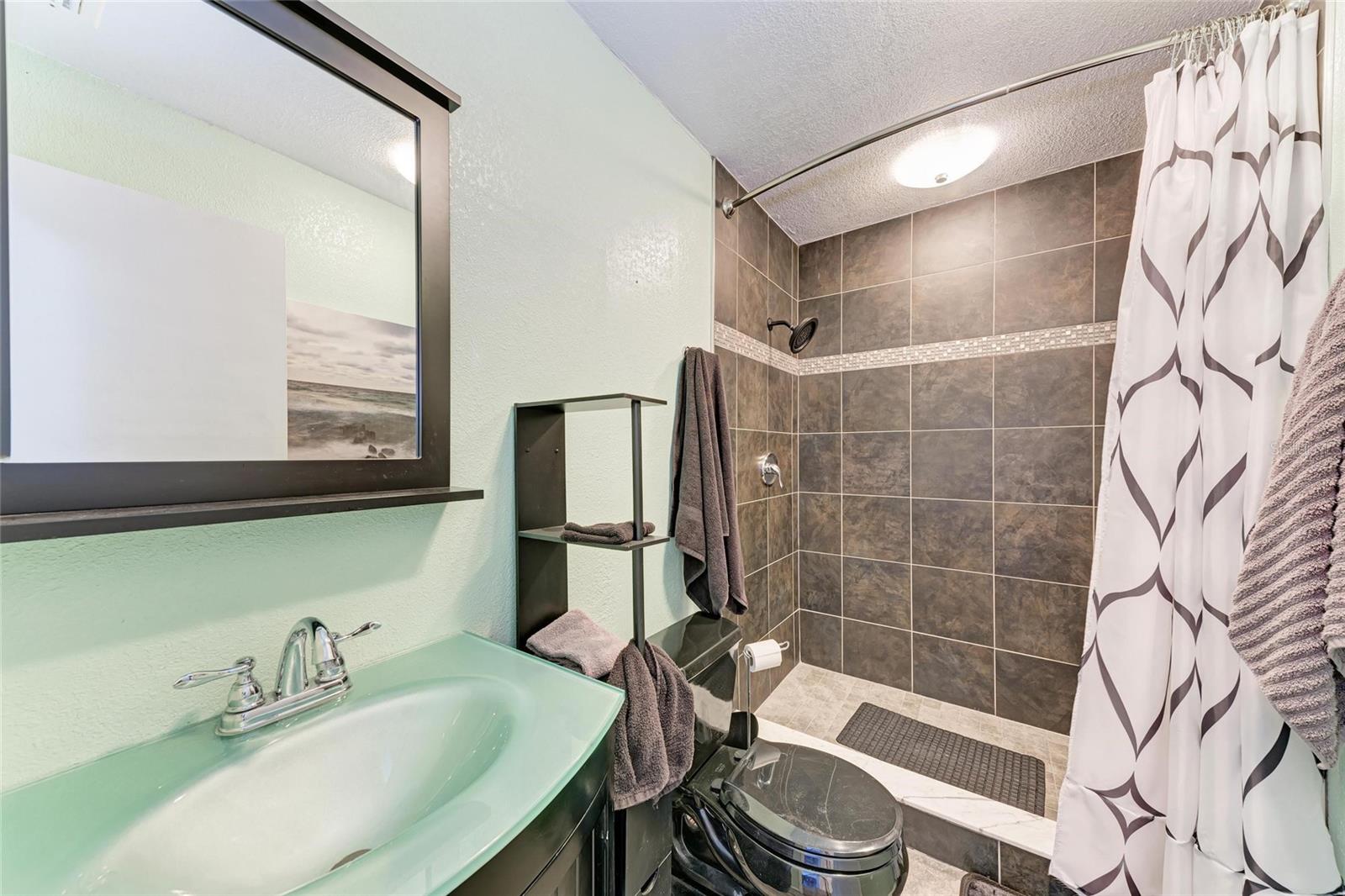 Image 23 of 27 For 1026 Longfellow Court 111