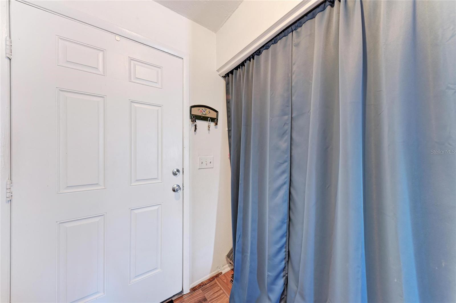Image 4 of 27 For 1026 Longfellow Court 111