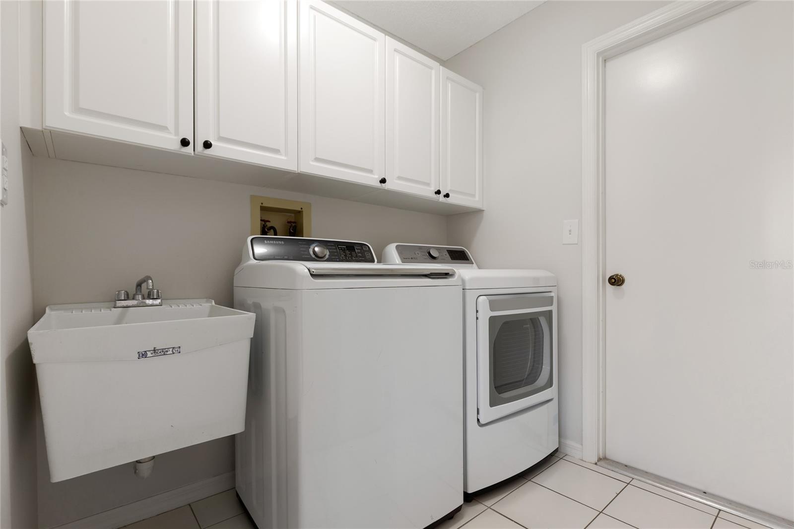 Image 13 of 35 For 6929 Stetson Street Circle