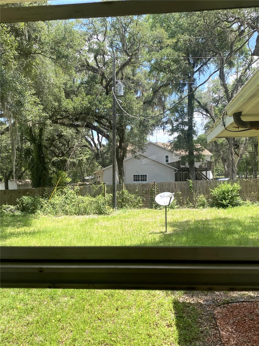 Listing photo id 41 for 3 Lakeside Drive