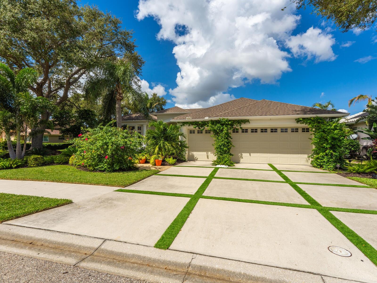 Image 82 of 100 For 8687 Woodbriar Drive