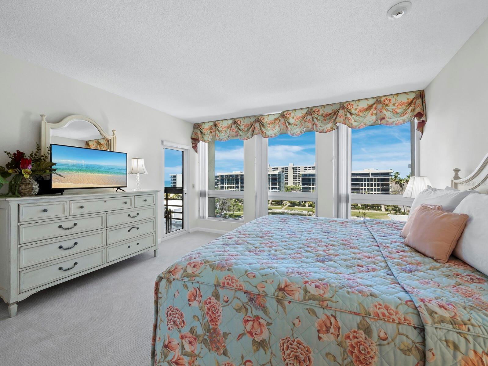 Image 15 of 49 For 1095 Gulf Of Mexico Drive 503