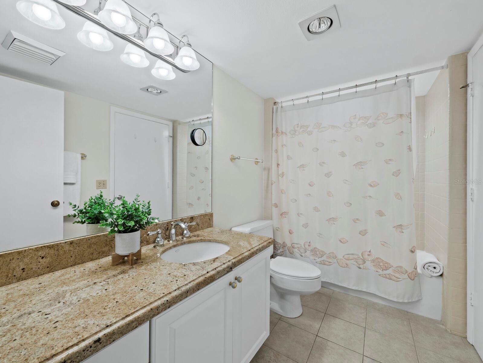 Image 21 of 49 For 1095 Gulf Of Mexico Drive 503