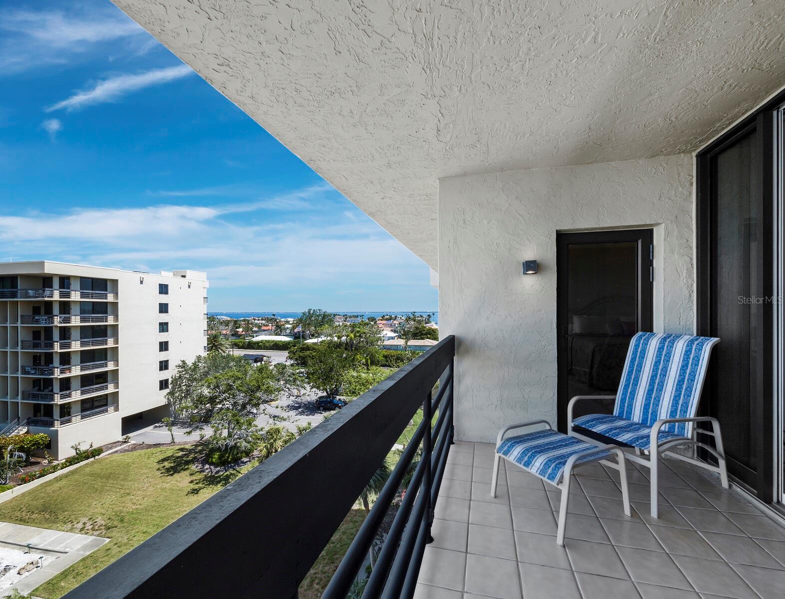 Image 23 of 49 For 1095 Gulf Of Mexico Drive 503
