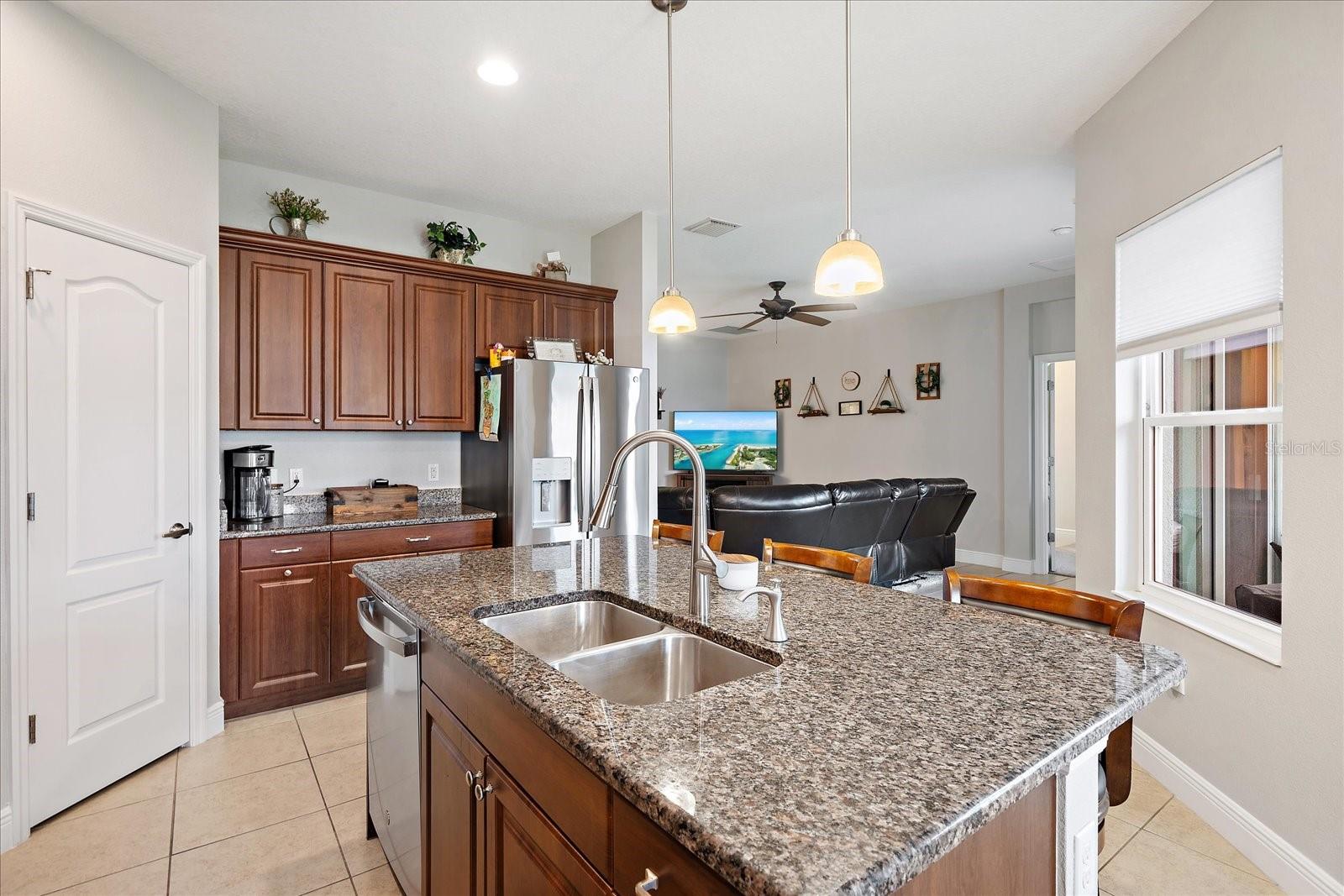 Image 11 of 42 For 7743 Ridgelake Circle