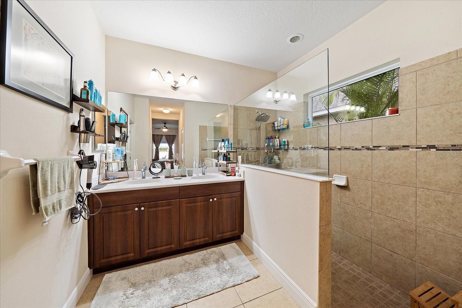 Image 21 of 42 For 7743 Ridgelake Circle