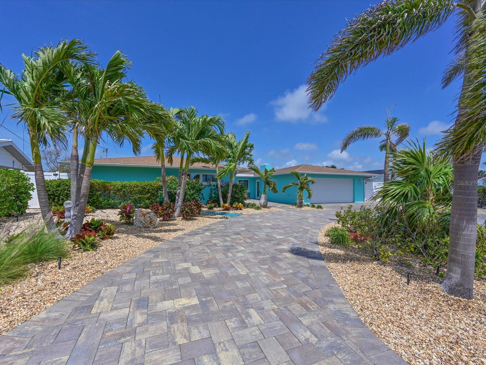 Listing photo id 3 for 10016 Spoonbill Road E