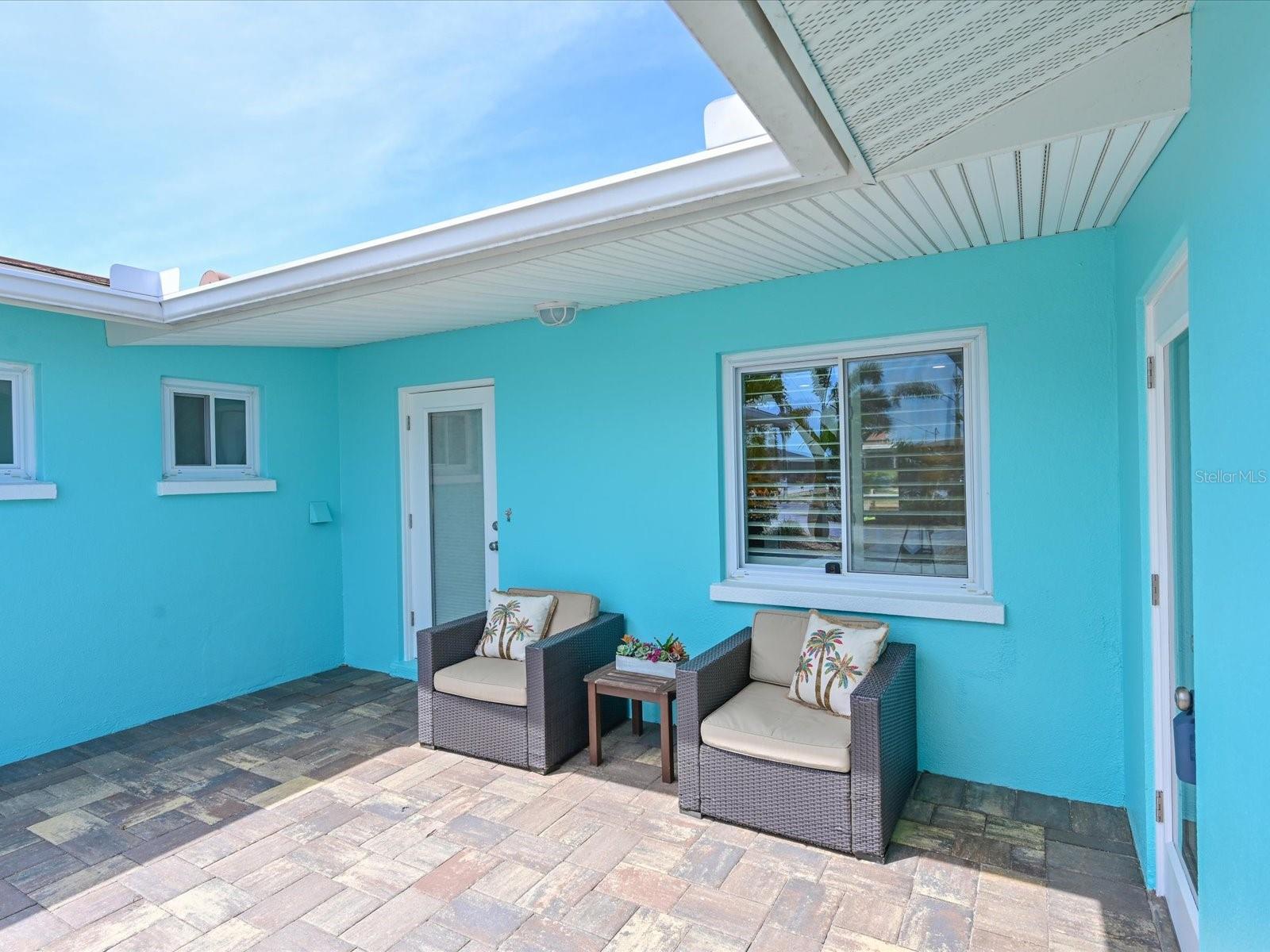 Listing photo id 5 for 10016 Spoonbill Road E
