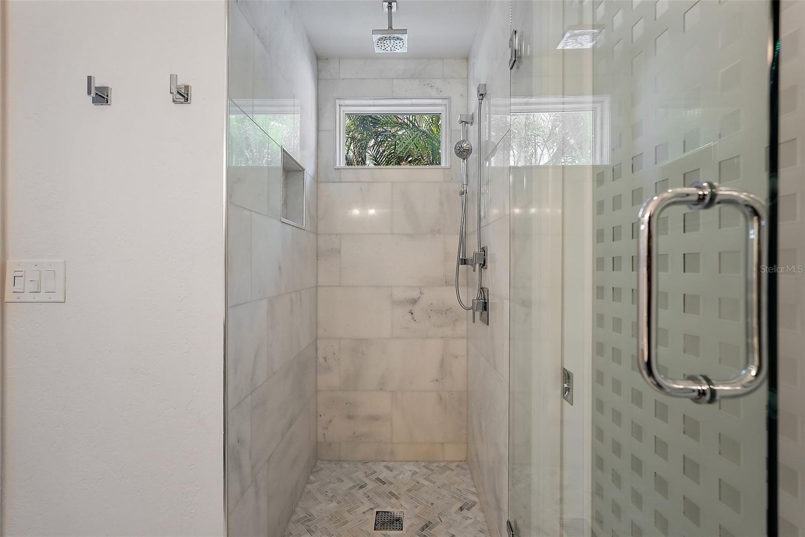 Image 22 of 39 For 322 35th Avenue Ne