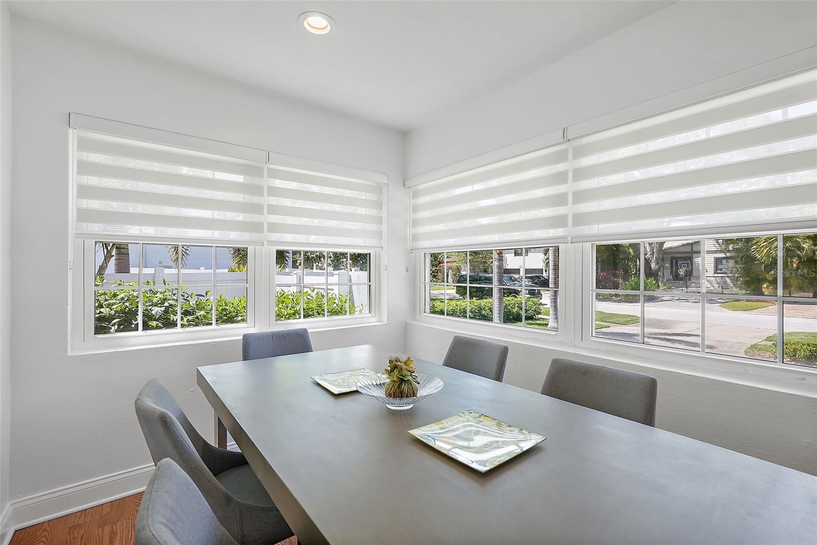 Image 7 of 39 For 322 35th Avenue Ne