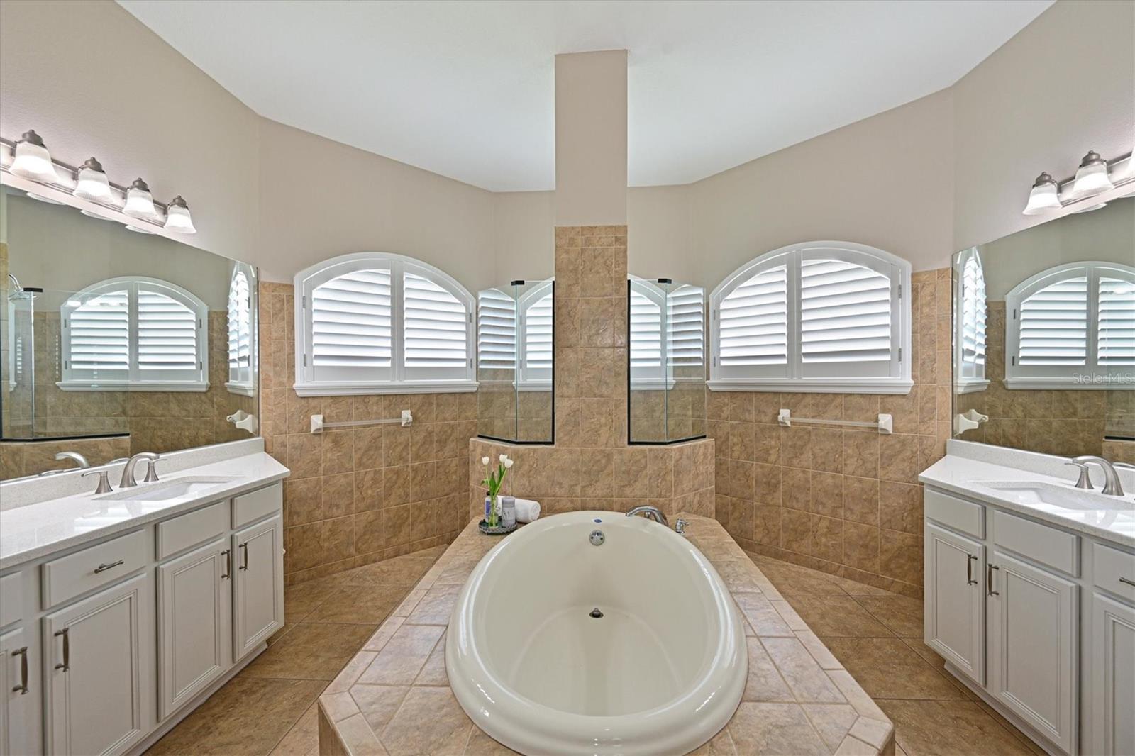 Image 16 of 41 For 15451 27th Court E